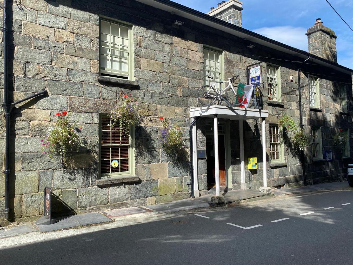 Grapes Hotel, Bar & Restaurant Snowdonia Nr Zip World Blaenau Ffestiniog Extérieur photo